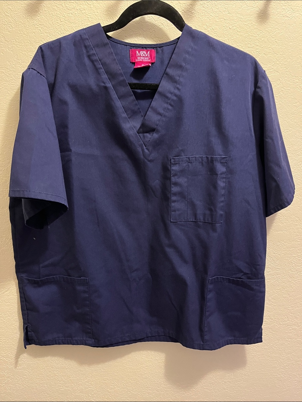 M&M Women’s scrub Dark Navy V-Neck Medical Top with matching pants
Both Size Med